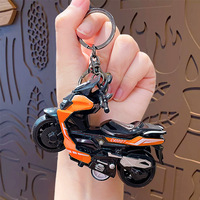 Porte-clés moto créatif en alliage PVC, design sportif et mignon, jouet pédalier à rétrofriction, léger, étanche, cadeau
