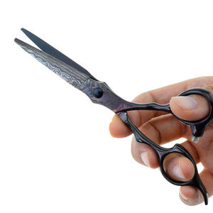 กรรไกรตัดผมมืออาชีพ Univlions ขนาด 6.0 นิ้ว สแตนเลสสตีล สำหรับคนถนัดขวา แบบใบมีดแบน สำหรับช่างทำผม - Product Image 3