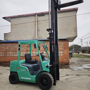 Originele gebruikte Mitsubishi 3T heftruck FD30 met hoogwaardige diesel-aandrijving, reserveonderdelen en ondersteuning voor de verkoop, origineel uit Japan. - Product Image 3