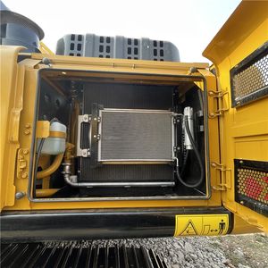 รถขุดขนาดกลางพร้อมเครื่องยนต์ทรงพลังและระบบควบคุมที่ราบรื่น รถขุด Sany รุ่น SY215C มือสอง สำหรับงานดิน - Product Image 3