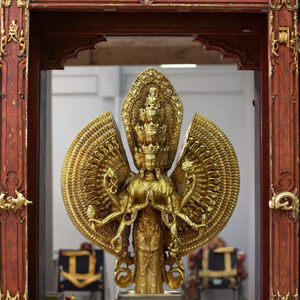 รูปปั้นพระ<span class=keywords><strong>กวน</strong></span><span class=keywords><strong>อิ</strong></span><span class=keywords><strong>ม</strong></span>พันมือโบราณรูปปั้นพระพุทธเจ้าชุบทองงานฝี<span class=keywords><strong>ม</strong></span>ือโลหะสแตนเลสสำหรับตกแต่งบ้านห้องรับแขกสวด<span class=keywords><strong>ม</strong></span>นต์ - Product Image 4