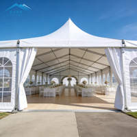 Tente de réception extérieure de luxe robuste avec toit transparent en PVC et structure en alliage d'aluminium pour mariages et événements