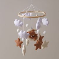 Mobile de berceau pour enfants de style nordique transfrontalier, en peluche faite à la main, avec interaction sonore et lumineuse, sans assemblage requis, pour bébé