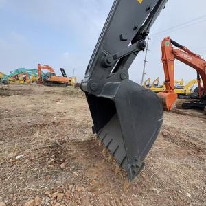Excavatrice Hyundai 305LC-9T d'occasion de 30 tonnes avec moteur Cummins, chenilles longues, modèle 2024, puissance de 194 kW pour l'exploitation minière et les travaux de terrassement lourds - Product Image 3