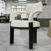 Chaise de salle à manger moderne en velours capitonné avec accoudoirs courbes, structure en bois massif, mobilier pour restaurant, café, hôtel