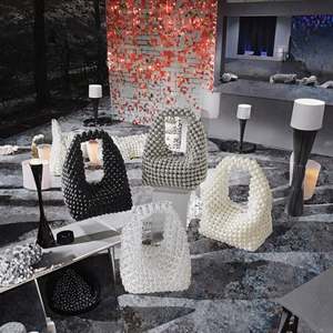 Nuevos bolsos elegantes para mujer, perfectos para fiestas, cenas y bodas. Bolsos de mano de satén de seda con - Product Image 2