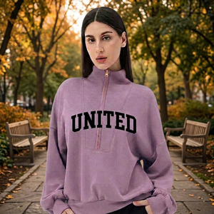 Sudadera casual personalizada con logo bordado en la parte delantera, de tejido grueso de poliéster/algodón, con cuello alto simulado, para mujer. - Product Image 1