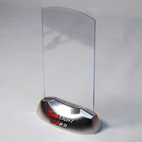 Conception spéciale acrylique vin spiritueux Laser graver logo peint couleur led menu couvre support table tente