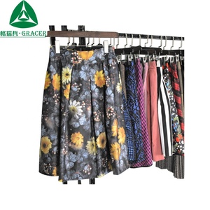 Vente en Gros de Jupes Tendance et à la Mode pour Femmes d'Occasion de Styles Mixtes Adaptées au Printemps Automne Hiver - Product Image 5