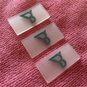 Biểu Tượng Tùy Chỉnh Ba Lô Mềm May 3D Rõ Ràng Nhãn Cao Su, Chữ Nổi Tên Logo Trong Suốt Silicone Cao Su Thẻ - Product Image 6