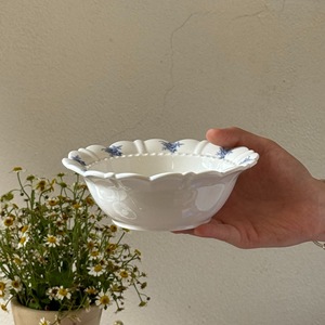 Exquisite Retro <b>White</b> Porcelain Blue Rose Pattern Embossed Ceramic Tableware <b>Dinner</b> Plates 8-inch and 10-inch Eco-Friendly Event - Product Image 4