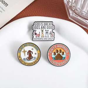 Spille Smaltate 'Dio è Grande, i Cani sono Buoni' per Laurea - Divertenti per Amanti dei Cani, in Lega di Zinco Nichelato Nero per Gioielleria all'Ingrosso - Product Image 2