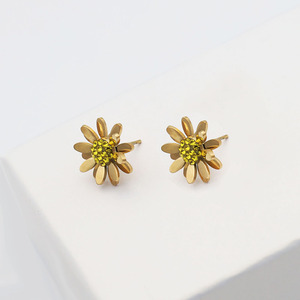 Daisy Stud Earrings Gold Flower Shape Titanium Steel Inlay Claw Setting For Women Gift Fashion Jewelry - Product Image 2