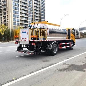 Precio de Fábrica, Camión Distribuidor de Asfalto HOWO 4X2 de 6000L con Bomba Inteligente de Alta Eficiencia - Product Image 5