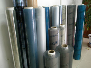 Film de plastification à froid coloré en <span class=keywords><strong>PVC</strong></span> pour affiches, panneaux publicitaires, travaux de construction et décoration, revêtements de sol, papiers peints - Product Image 1