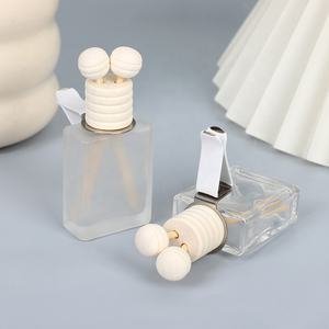 Rafraîchisseur d'air de voiture en verre écologique de 15ml avec couvercle en bois comprenant des bâtons de <span class=keywords><strong>parfum</strong></span> diffuseurs de <span class=keywords><strong>parfum</strong></span> bouteille de <span class=keywords><strong>parfum</strong></span> rechargeable - Product Image 5