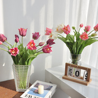 Bouquet de tulipes artificielles à 3 têtes en caoutchouc souple au toucher réel pour la décoration de la maison, du salon, des mariages et comme accessoires de photographie