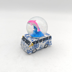 Globo de Agua Personalizado de Poliresina con Diseño de Cocodrilo y Rana en Bicicleta, Impresión por Transferencia de Agua, Globo de Nieve - Product Image 1