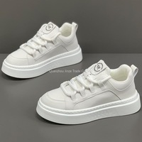 Chaussures de course pour hommes printemps 2025, en maille respirante, à lacets, blanches, à semelle épaisse, rehaussantes, décontractées, tendance et polyvalentes