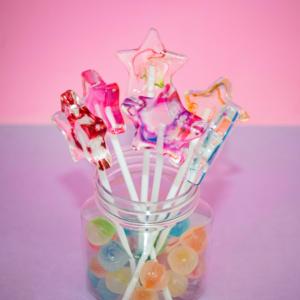 OEM ODM Bonbons durs transparents en forme d'étoile, certifiés Halal, sans sucre, personnalisés et colorés - Product Image 1