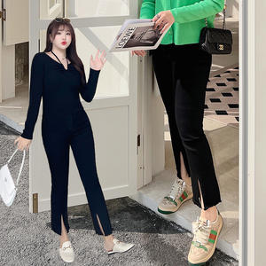 Pantalones Vaqueros Acampanados de Algodón para Mujer Tallas Grandes con Dobladillo Abierto N7502 Color Sólido Estilo Femenino Adulto - Product Image 2