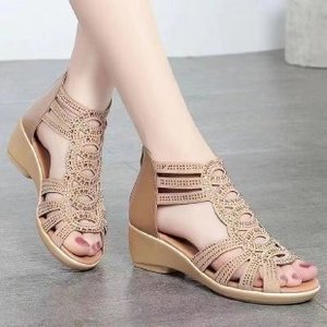 Sandalias romanas de cuña de cuero suave y transpirable para mujer, novedad de verano, suela blanda, a la moda, para exteriores, calzado cómodo para madres - Product Image 4
