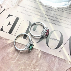 Anello in Argento Sterling 925 <span class=keywords><strong>con</strong></span> Rubino Sintetico Taglio Asscher, Smeraldo Zambiano <span class=keywords><strong>e</strong></span> Gemme Colorate <span class=keywords><strong>con</strong></span> Moissanite D VVS1 - Product Image 5