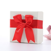 Boîte cadeau en carton pour montre bracelet avec logo personnalisé OEM, emballage pour chaussettes, boîte en papier avec décoration de ruban et nœud