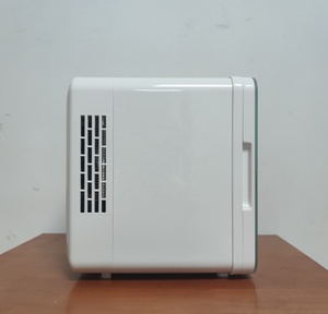 Mini réfrigérateur électrique portable 4L en verre marbré Organisateur de beauté pour le maquillage Rangement de masques faciaux <span class=keywords><strong>Minifridge</strong></span> en verre massif - Product Image 6