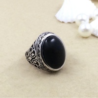 Bague Classique en Argent Plaqué Rhodium Thaïlandais à Prix Usine, Sertie d'Agate Rouge Ovale, Idéale pour Mariage ou Fiançailles, Cadeau pour Homme