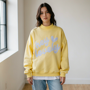 Sudadera Casual Personalizada para Mujer con Estampado de Letras y Corazones, Cuello Redondo, Manga Larga, Holgada, para Uso Diario, Suave - Product Image 3