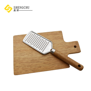 Accessoires de cuisine durables, <span class=keywords><strong>râpe</strong></span> <span class=keywords><strong>plate</strong></span> en acier inoxydable <span class=keywords><strong>à</strong></span> main, <span class=keywords><strong>râpe</strong></span> <span class=keywords><strong>à</strong></span> fromage/légumes adaptée <span class=keywords><strong>à</strong></span> la cuisine avec manche en <span class=keywords><strong>bois</strong></span> - Product Image 6