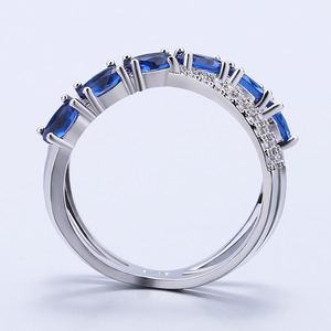 Anello creativo a forma di X con pietra blu per donna, design scintillante intarsiato, gioielli alla moda per tutti i giorni - Product Image 6