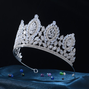 LUOXIN Tiara <span class=keywords><strong>de</strong></span> Princesa <span class=keywords><strong>de</strong></span> Lujo Retro Europea y Americana, Corona <span class=keywords><strong>de</strong></span> Novia con Circonitas para Concurso <span class=keywords><strong>de</strong></span> Belleza para Mujeres - Product Image 2