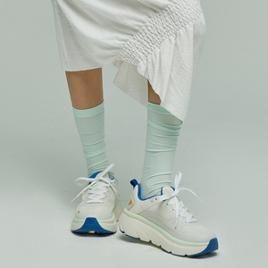 Zapatillas Deportivas Clásicas AKIII Ligeras y Robustas con Tacón de 5.5 cm para Comodidad Diaria y Estilo Urbano Moderno - Product Image 5