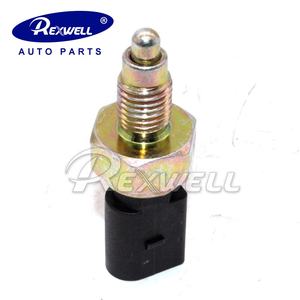 Interrupteur de feux de recul et de frein de qualité supérieure pour pièces automobiles OEM 1439597 02T945415P 02K945415D 02K945415Q pour VW AUDI - Product Image 3