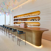Comptoir de bar et armoire murale en acier inoxydable sur mesure pour la rénovation de bars et restaurants d'hôtels