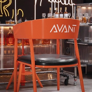 Set Tavolo e Sedie in Ferro Rosso Industriale per Caffetteria, Ristorante, Hotel, Soggiorno e Bar Domestico - Design Moderno per <span class=keywords><strong>Arredamento</strong></span> Esterno - Product Image 4