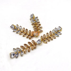 Personnaliser les chaussures et accessoires pour femmes, accessoires charmants pour tongs, chaîne de chaussures en diamant en forme de V - Product Image 6