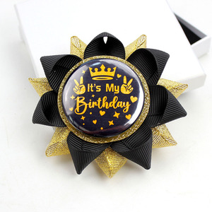 HLC Botón de metal de hojalata con diseño de niña de cumpleaños, ODM, azul y rosa, con diseño de pies de bebé, botón de cinta de grosgrain, recuerdos de fiesta - Product Image 1