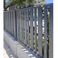 Clôture à lattes en aluminium noir moderne, barrière décorative contemporaine pour jardin avec largeurs de panneaux personnalisables