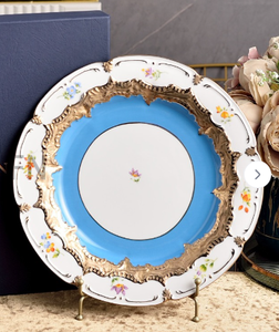 Juego de Platos Decorativos de Cerámica Azul Claro con Borde Dorado Claro, Estilo Europeo de Lujo, Diseño de Plantas Pintado a Mano, Apto para Microondas - Product Image 3