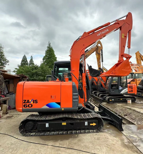 Excavatrice compacte d'occasion Hitachi ZX60 à faible nombre d'heures de fonctionnement, économique et largement utilisée dans les projets agricoles - Product Image 1