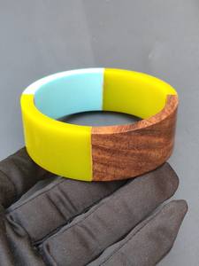 Bracelets en résine et en bois de designer, fabriqués à partir de bois naturel et de résine pour un style élégant, minimaliste et ethnique - Product Image 2