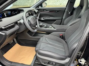 VENTE FLASH Changan Univ Sports Version Haute Performance Haute Qualité Pack Cadeau Utilitaire Voiture Essence pour l'Afrique - Product Image 5