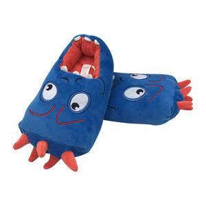 Pantoufles pour animaux de chambre à coucher pour garçon Pieds de monstre pour enfants Fluffy Funny Furry Pantoufles à griffes en coton antidérapantes - Product Image 3