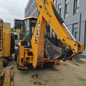 รถตักล้อยาง JCB 4CX มือสอง ขับเคลื่อน 4 ล้อ สำหรับงานหนัก  บุ้งกี๋ขนาด 2 เมตร เครื่องยนต์ JCB 109 แรงม้า น้ำหนัก 8000 กก. ผลิตในญี่ปุ่น แบบตีนตะขาบ ความเร็วสูงสุด 45 กม./ชม. - Product Image 6