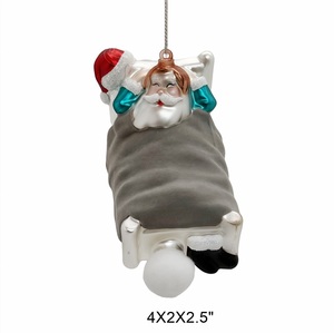 Ornamento Natalizio in Vetro Artigianale di Lusso a Forma di Volto di Babbo Natale, Tradizionale e Carino, Miniatura Rossa con Perline e Pelliccia Sintetica - Product Image 6