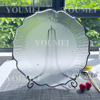 Assiettes de présentation en plastique irisé de luxe, bord fleuri martelé, pour décoration de table de mariage, transparentes, vente en gros, fournitures pour événements et fêtes