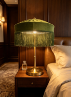 Lampe de table vintage en velours vert avec pompon, alimentation électrique AC/DC, base en fer, lampe décorative de chevet, chambre à coucher, salon, hôtel